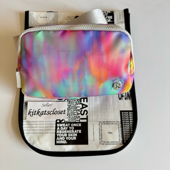 🆕 1L PRISM WASH MULTI/VAPOR - NWT lululemon everywhere belt bag EBB - Picture 1 of 12